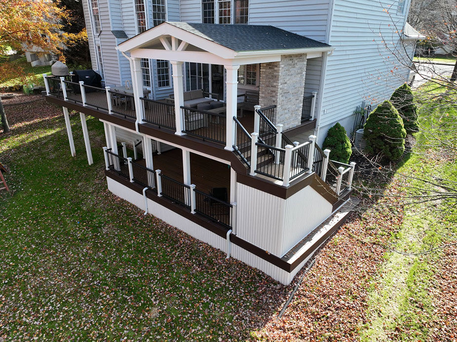 DIY Deck Building vs Hiring Professionals