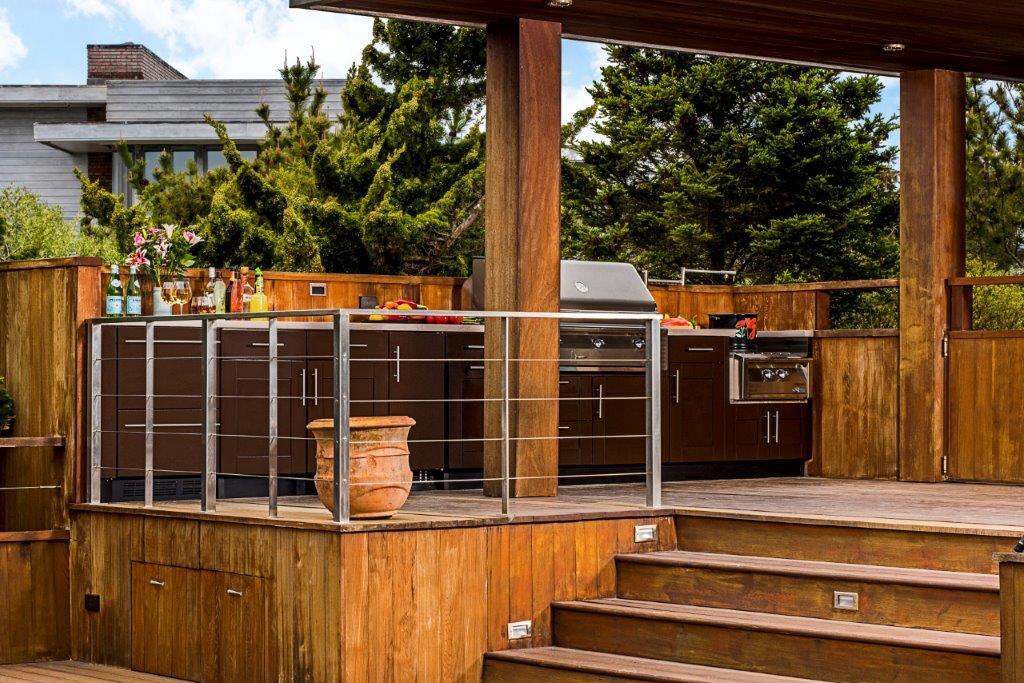 outdoor kitchen deck